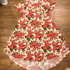 LuLaRoe Carly with Rose Print 🌹